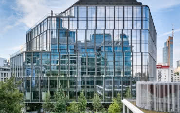 Aż 7 dB mniej przy odsłoniętym stropie. Akustyka instalacji HVAC w biurowcu The Form